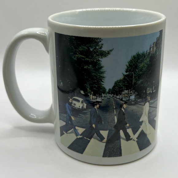 The Beatles mug. No chips, cracks or stains. - Picture 1 of 2